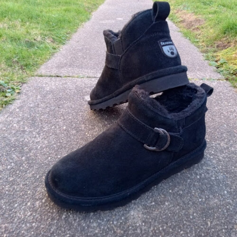 BearPaw Women's Shorty Buckle Shearling Boots Black US 7